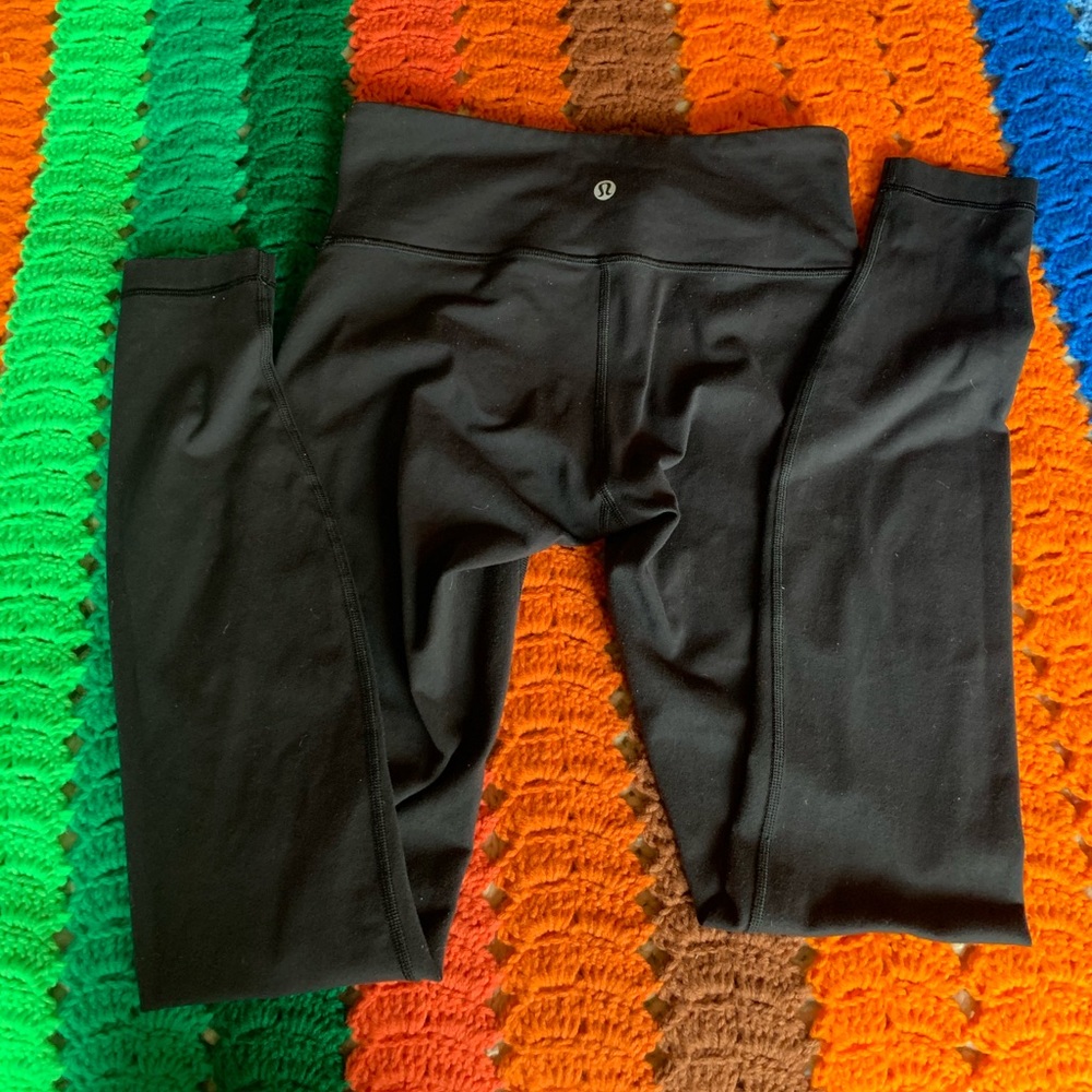 Lululemon Wonder Under black leggings